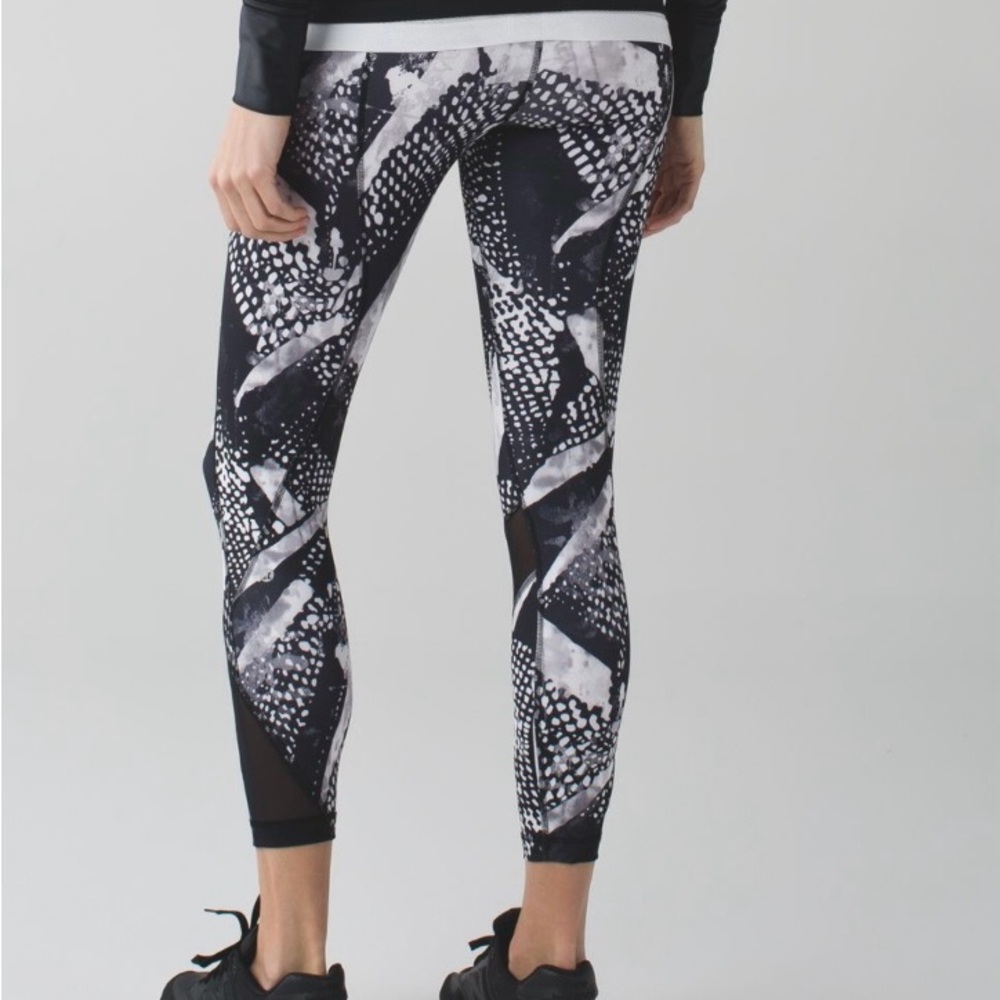 lululemon inspire tight II (mesh)